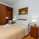3 Diamonds Pensionat Omaraj